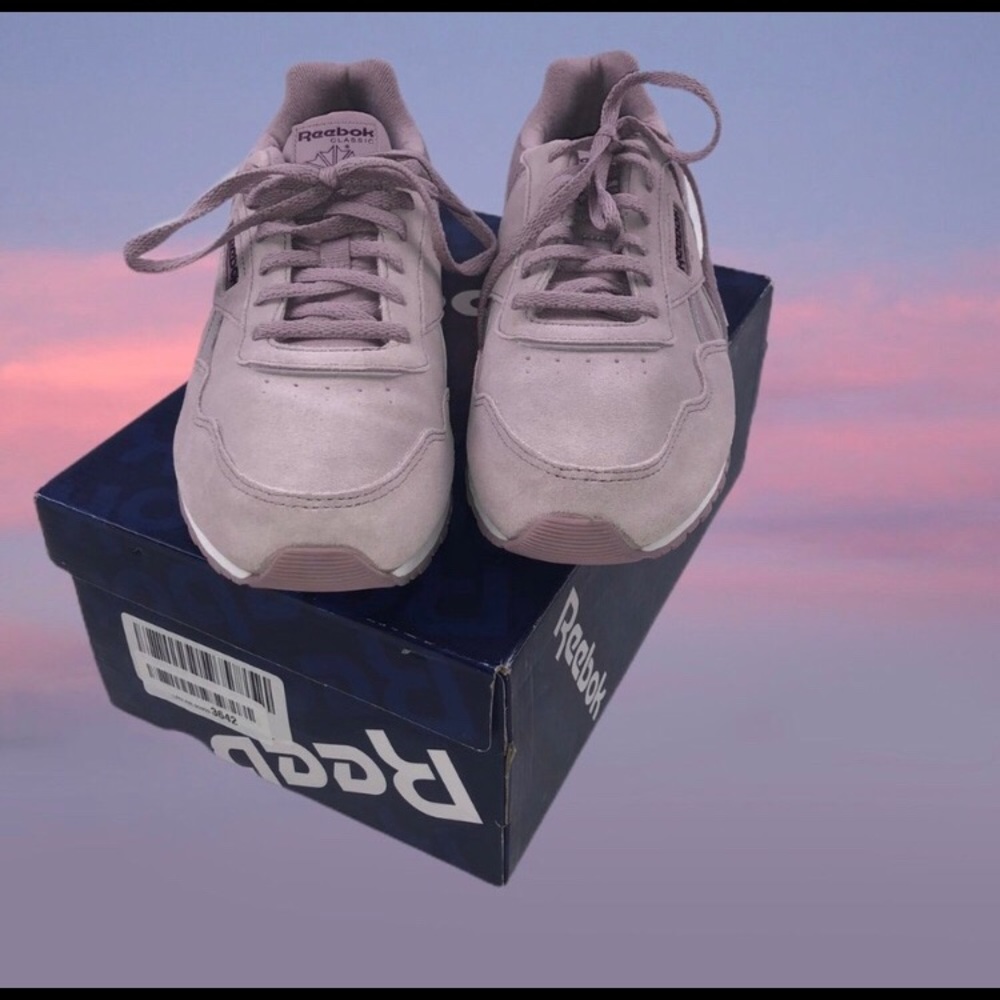Reebok suede 8.5 Women’s Classic Harman sneakers